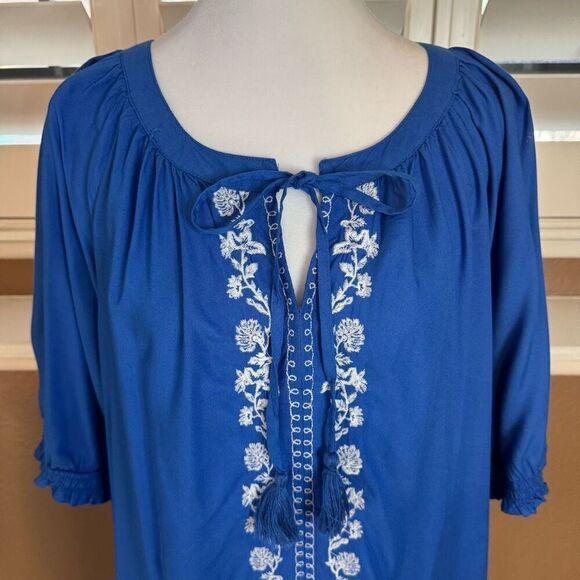 Lane Bryant Women's 22/24 Smock Sleeve Embroidered Tunic Top Blue White Beachy - Picture 2 of 8